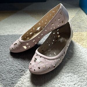 Women’s Flower Cut Flats